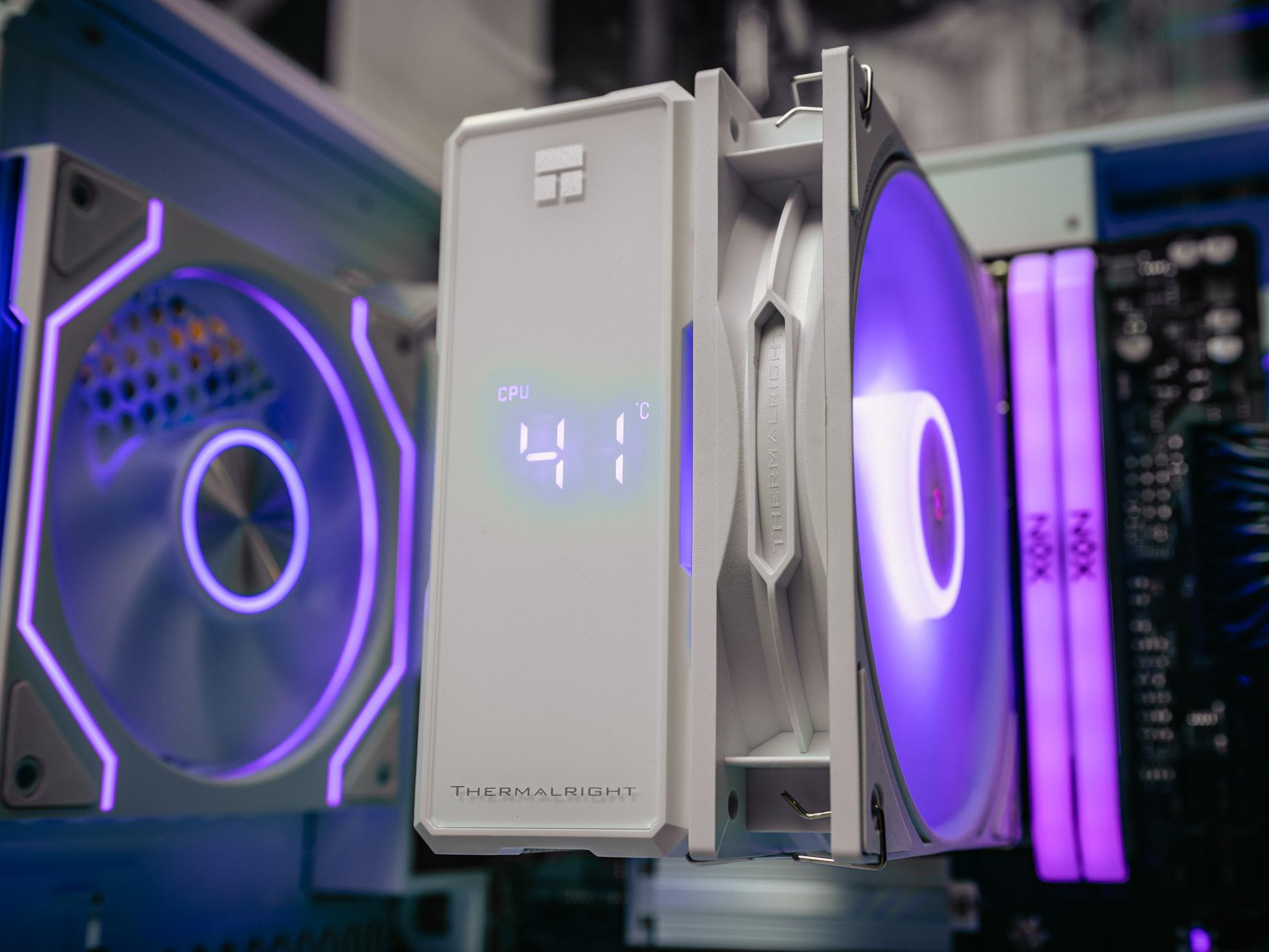  рпусе AOC CG389 Black  на базе процессора Ryzen 5 7500F + RTX 5070