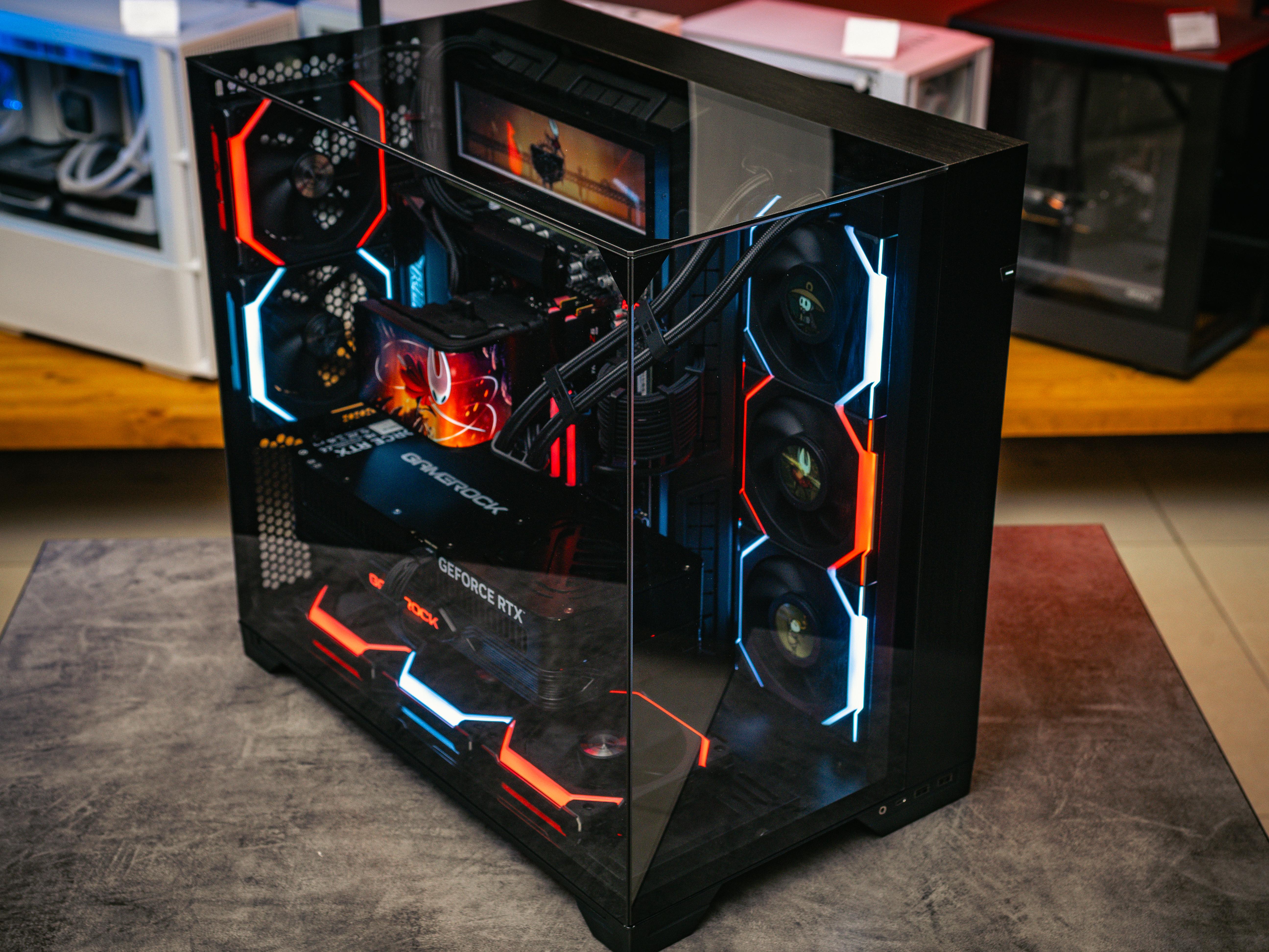 Компьютер в корпусе LIAN LI O11 Vision / 9800X3D / RTX 5080