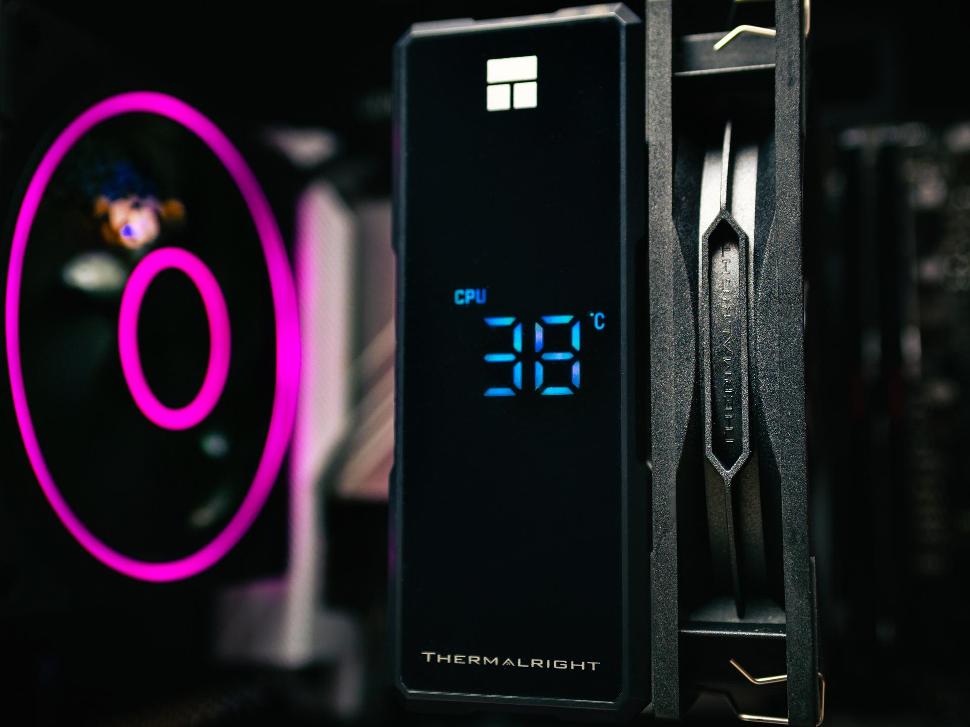 рпусе AOC CG389 Black  на базе процессора Ryzen 5 7500F + RTX 5070