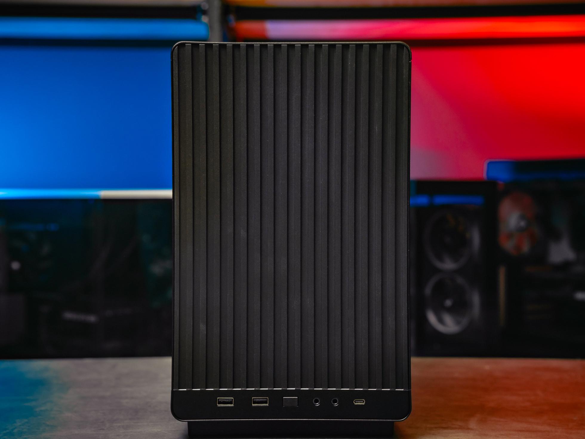 Компьютер в корпусе ZALMAN P30  С Видеокартой RTX 5070 iGame Vulcan