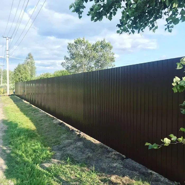 zabor_iz_profnastila