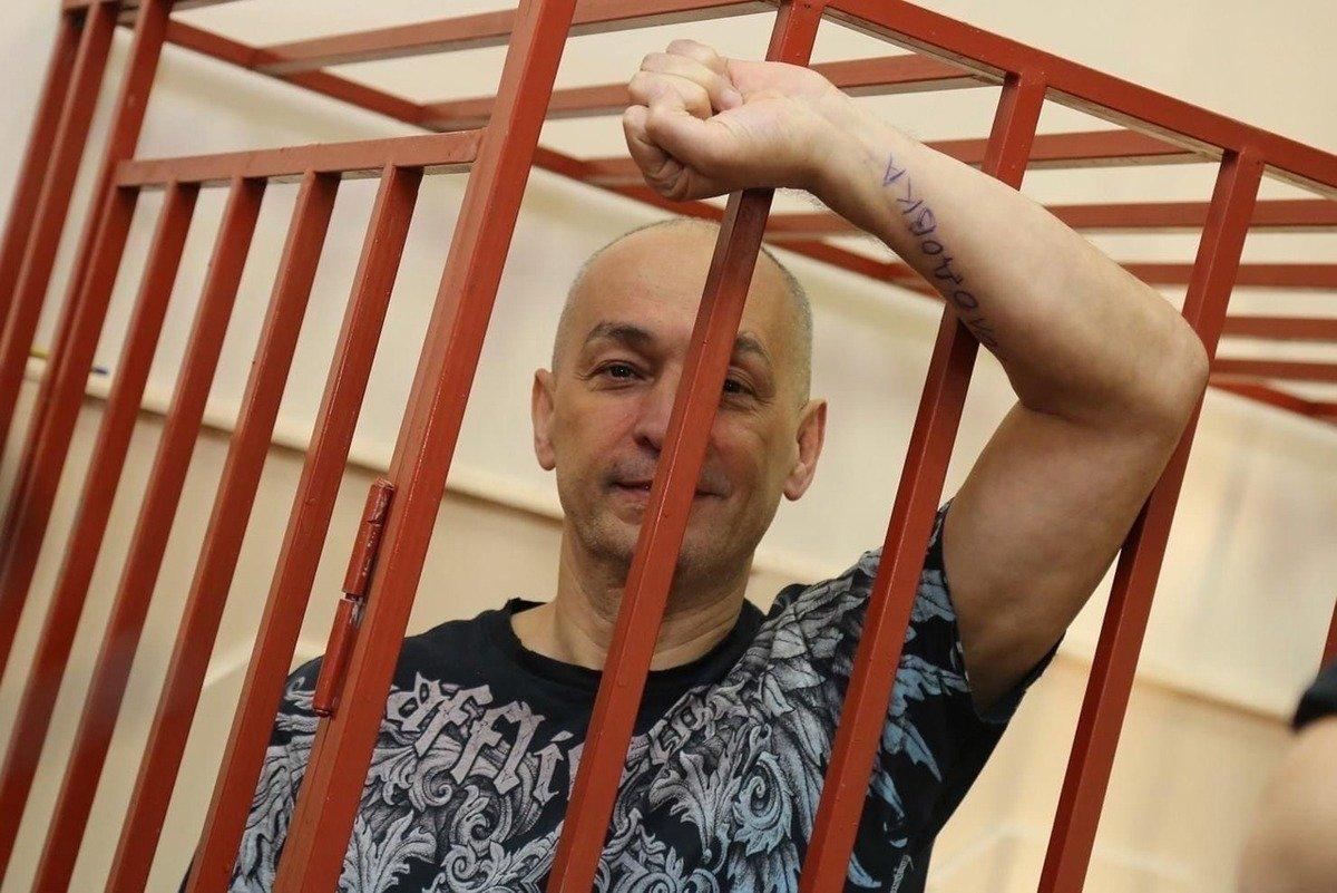 Экс-глава Серпухова попытался покончить с собой в колонии после выселения 89-летней матери