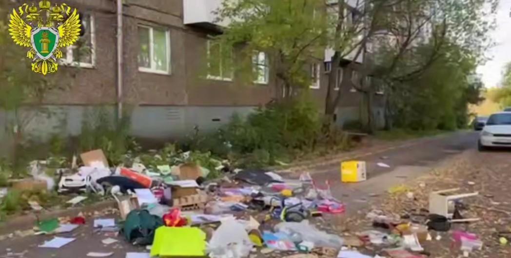 В Уфе мужчина скинул с четвертого этажа свою двухлетнюю дочь