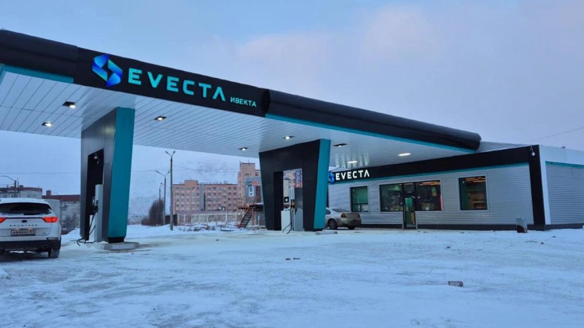 "Увы, не шутка": в Мурманской области сотрудники АЗС объяснили высокие цены на бензин