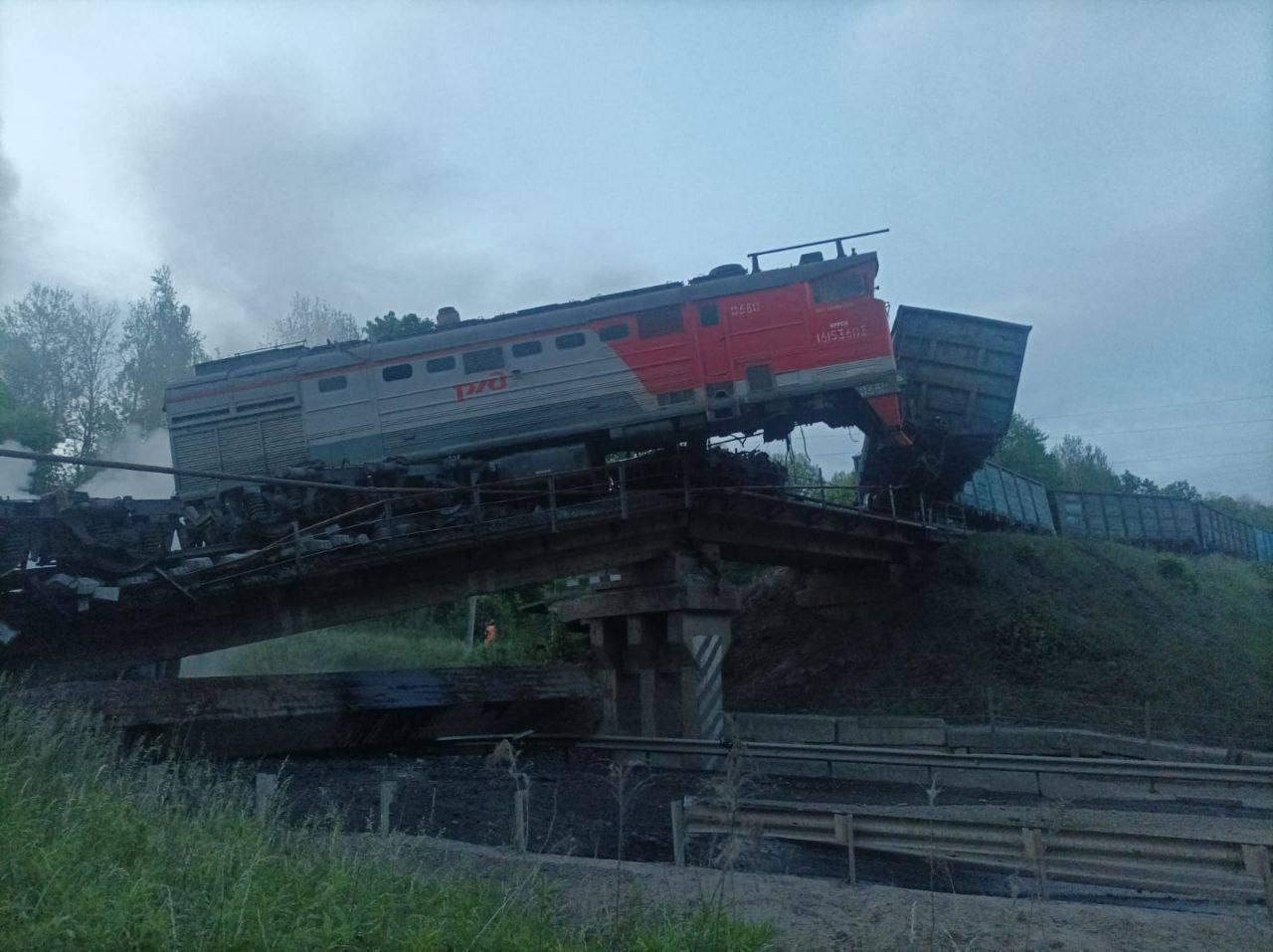  В Курской и Брянской области ночью рухнули мосты, поезда сошли с рельсов