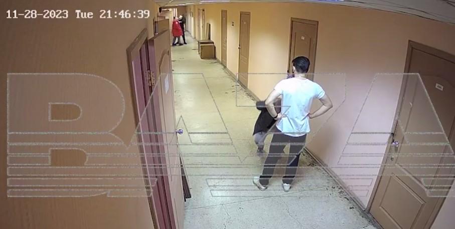 В Екатеринбурге полицейского обвинили в издевательствах над задержанным