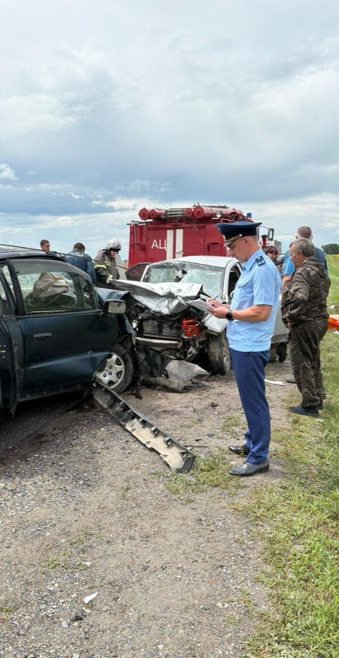 Шесть человек погибли в аварии на Алтае