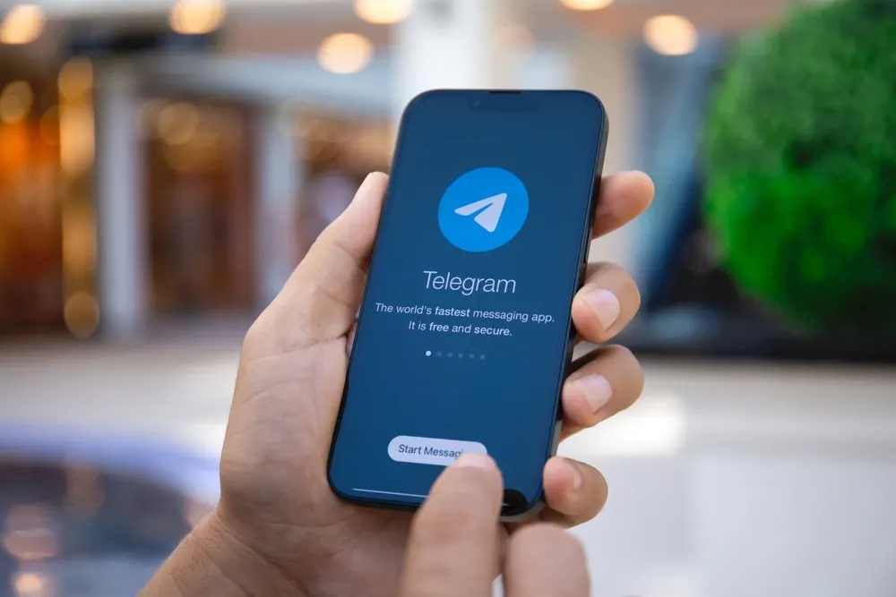 Мобильные операторы попросили запретить россиянам созваниваться в Telegram и WhatsApp 