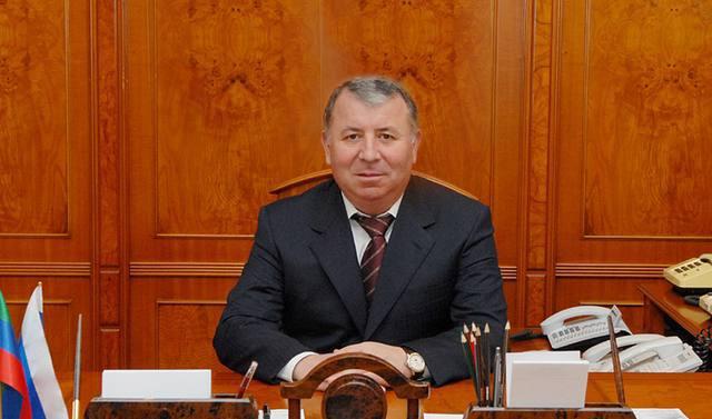 В Дагестане проходят обыски у госсекретаря республики