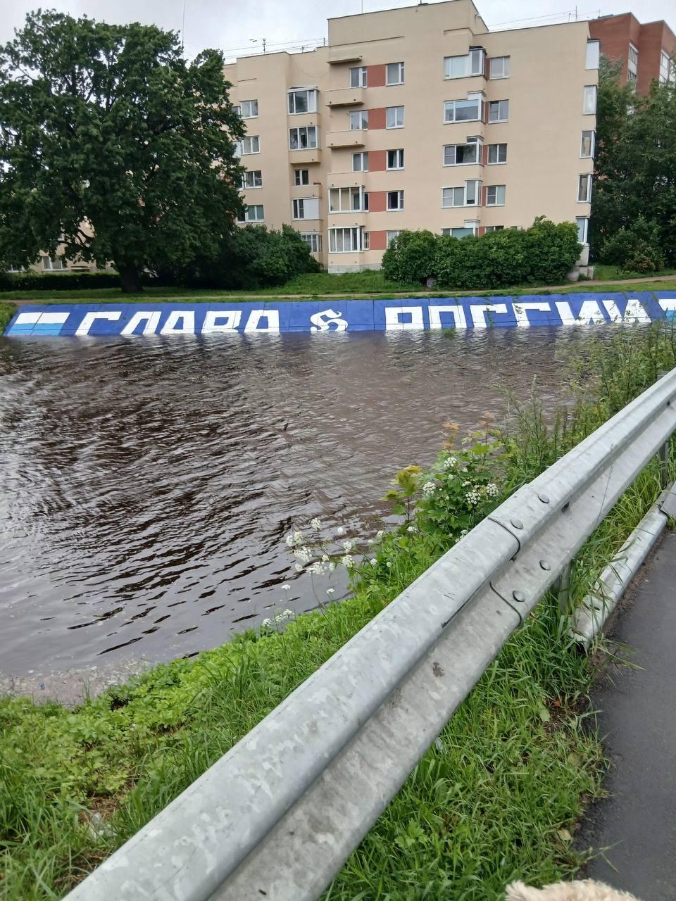 В Петербурге - первое за 160 лет июльское наводнение