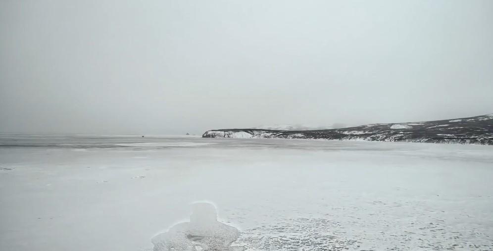 Зима без льда: магаданские рыбаки рискуют жизнью ради свежей корюшки