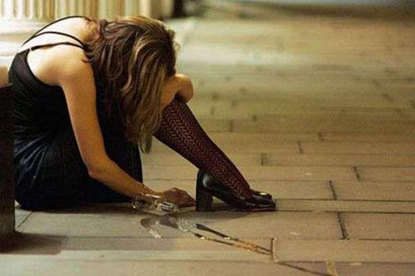 Спецоперация и стресс: в Магаданской области становится все больше женщин-алкоголиков