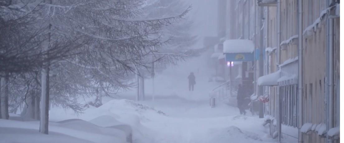 Второй циклон бьёт по Колыме: дороги перекрыты, аэропорт работает с задержками