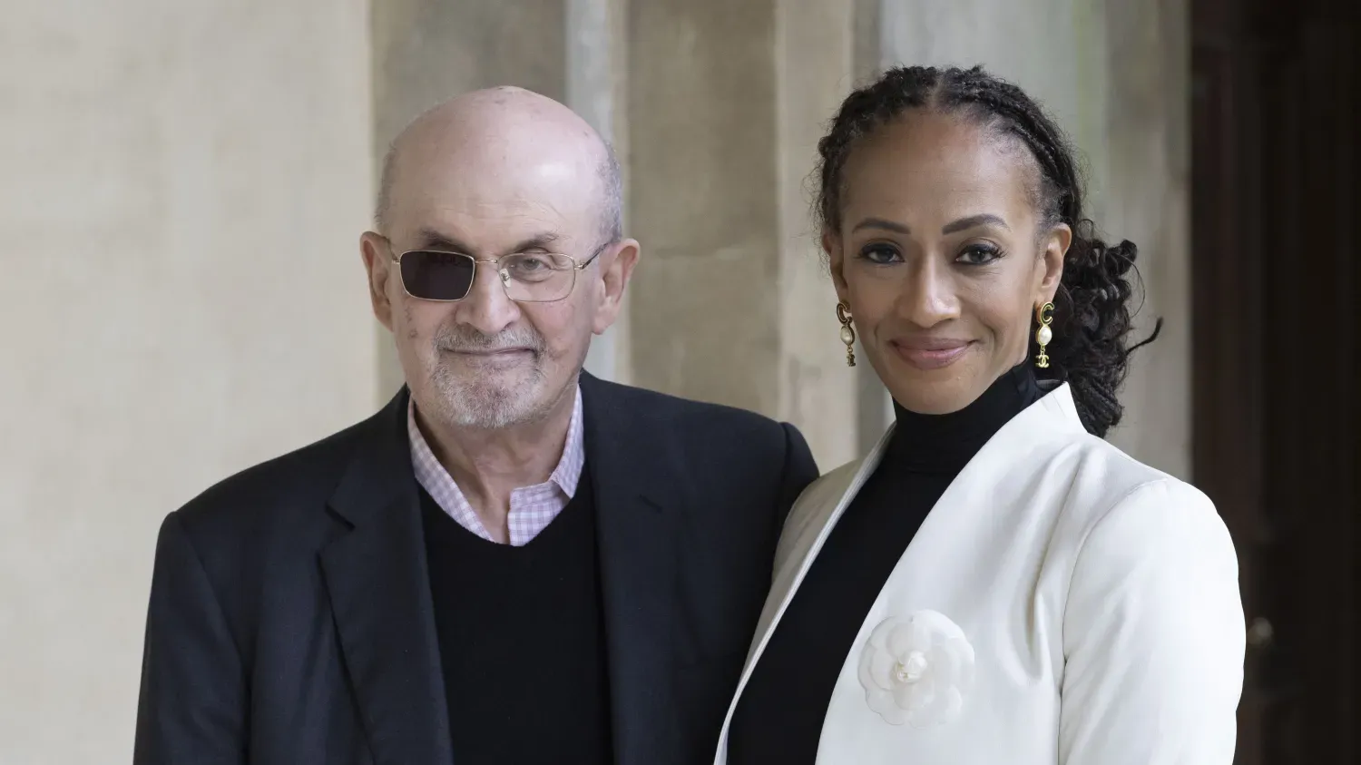 Ад вместо праздника: как жена Салмана Рушди пережила потерю в день свадьбы и покушение на мужа