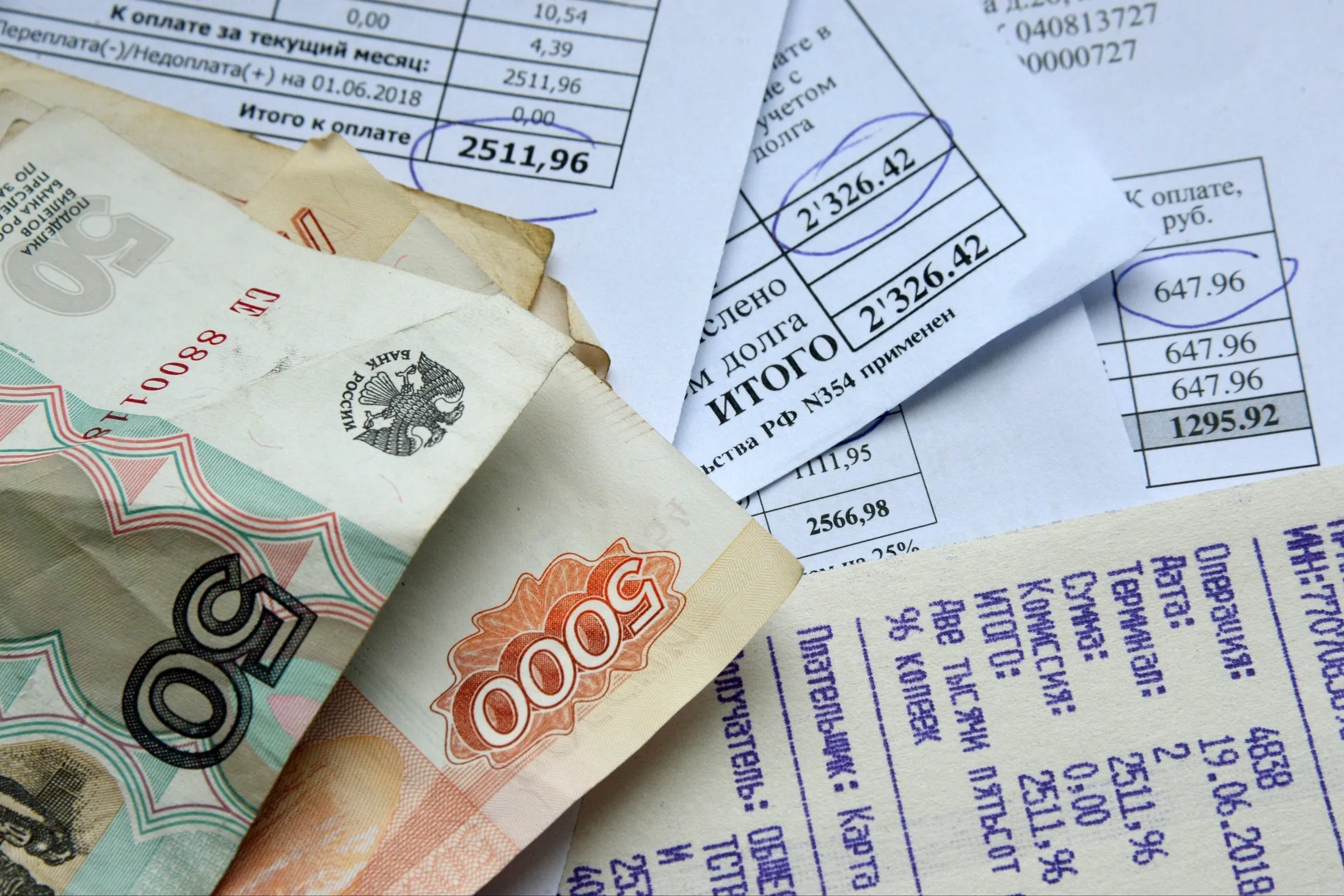 Удар по кошелькам: россиян ждёт двойное повышение "коммуналки" в 2026