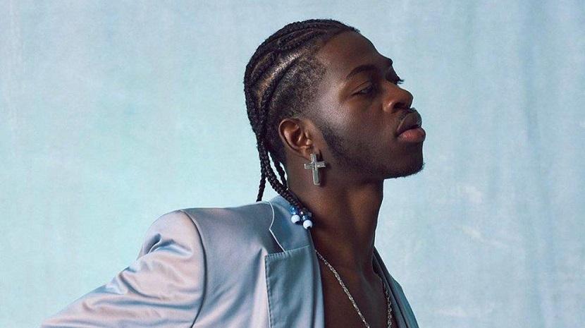 Рэпер Lil Nas X попал в полицию: музыканта задержали на улице в трусах