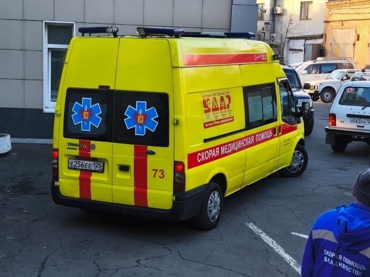 Во Владивостоке пациентка "скорой" с переломом позвоночника пострадала в ДТП