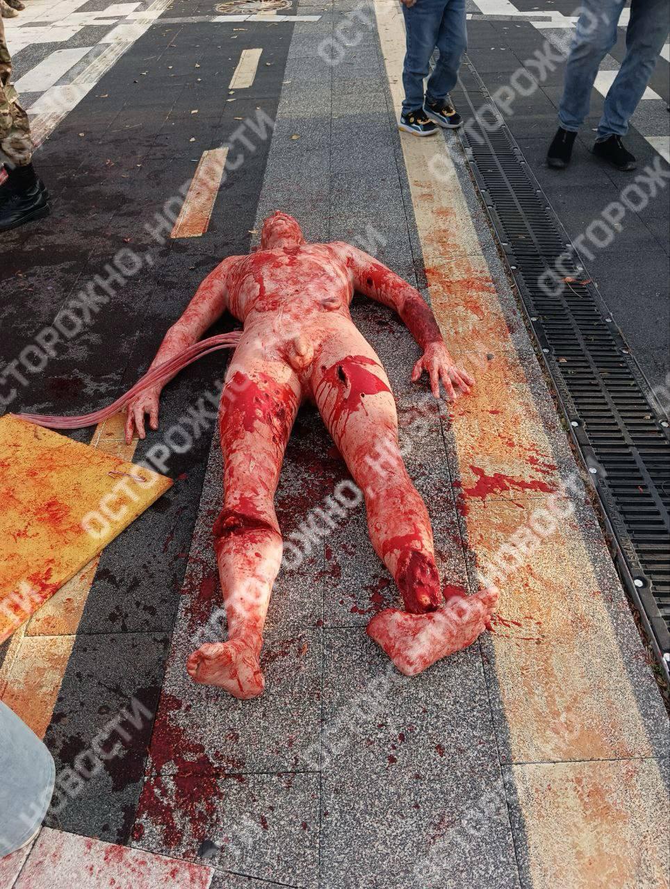 Манекен в крови: акция для школьников в Новороссийске вызвала шок у родителей