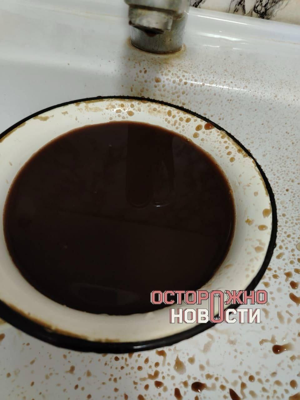 Жители Первоуральска вновь жалуются на чёрную воду из кранов