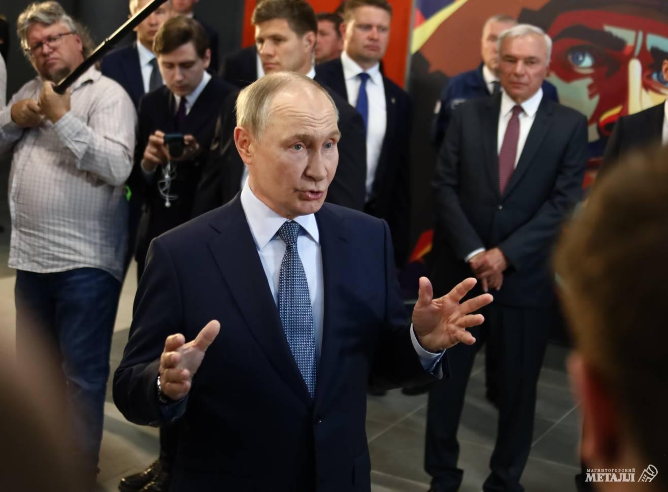 Путин поручил вернуть России «редкие металлы»