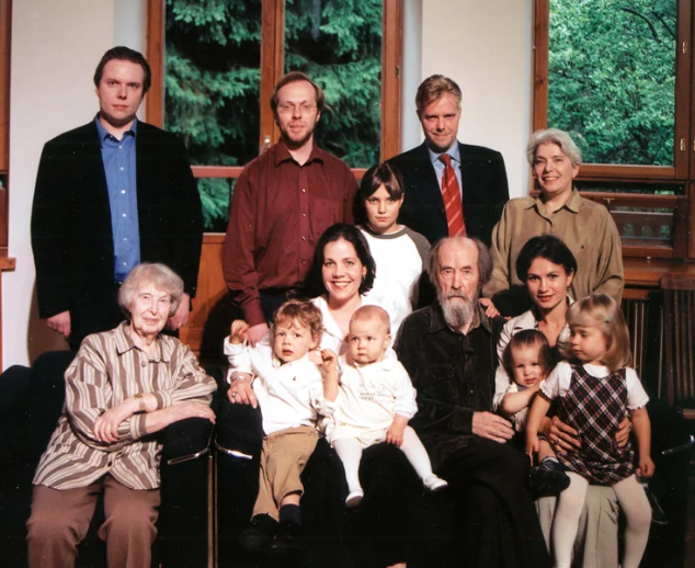 Со всей семьей 2003