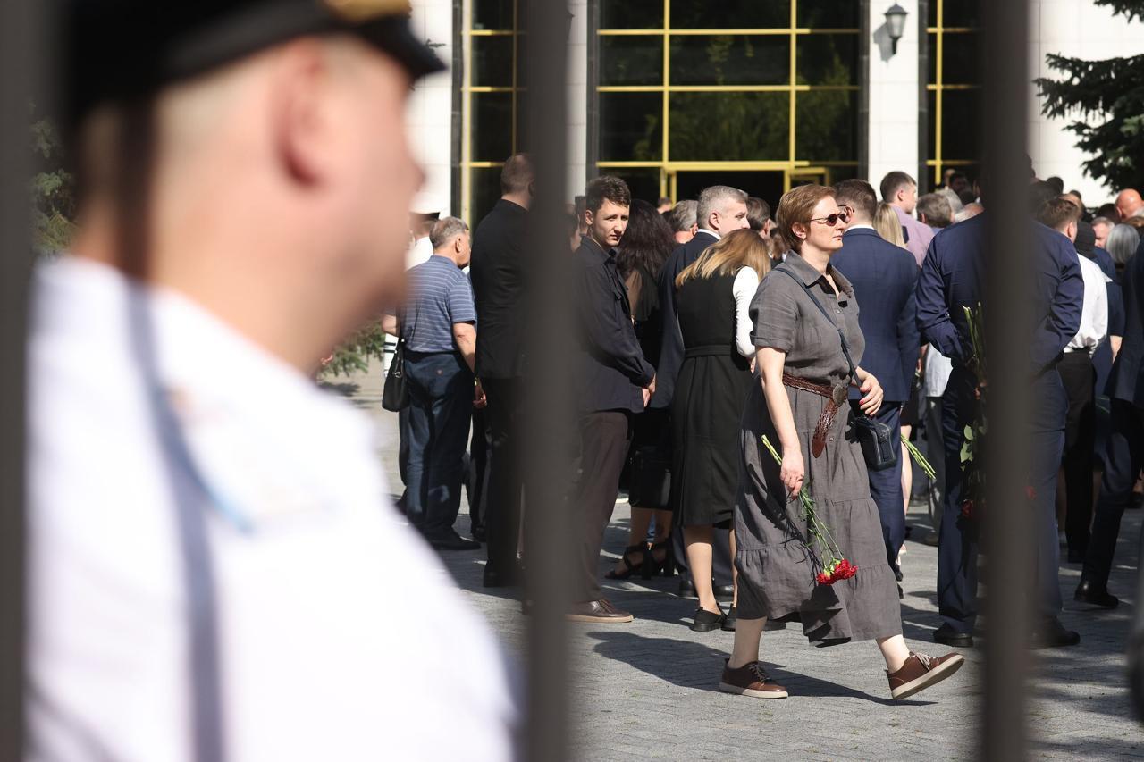 В Москве идет прощание с министром транспорта Старовойтом. На церемонию пришел его преемник