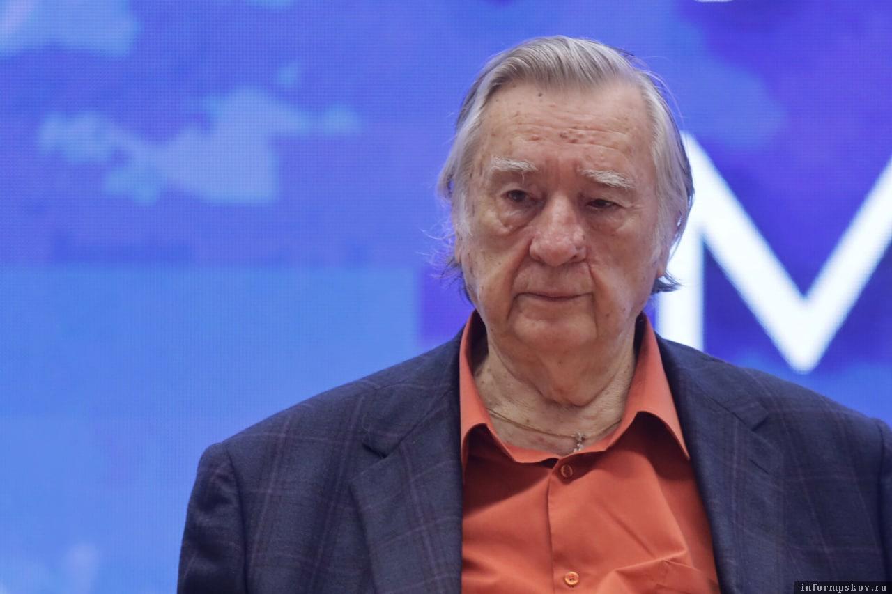 Кровь девственниц и крамола: книгу Проханова про «Путина» и «Пригожина» изъяли из продажи