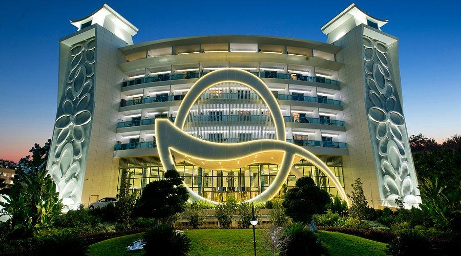 «Шведский стол» с последствиями: россияне отравились в пятизвездочном турецком отеле