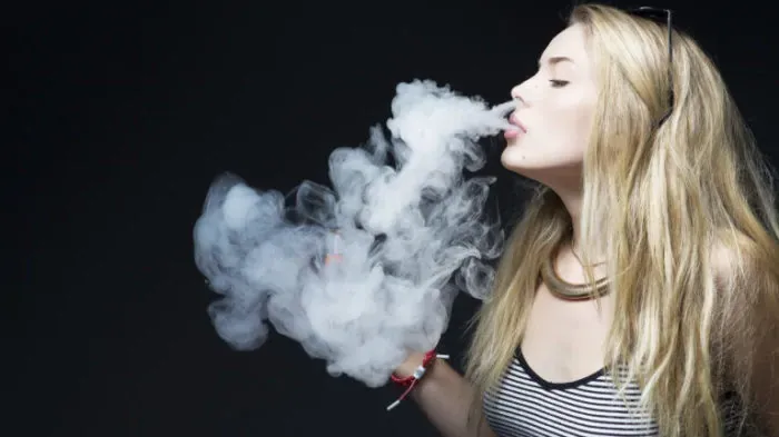 Двое подростков обкурились в колымском поселке. Одного госпитализировали