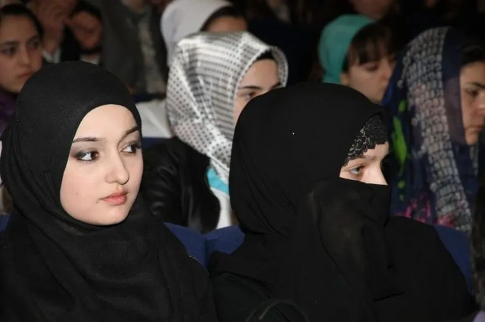 В Чечне решили «воспитывать» женщин без платков