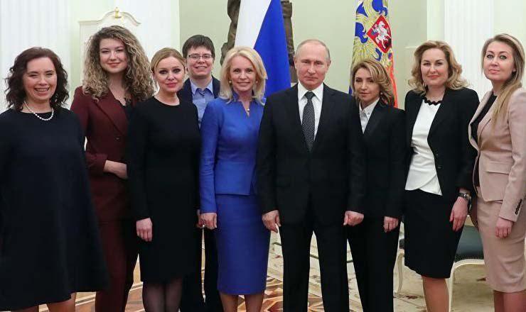 В России нехватка женщин, заявил Путин
