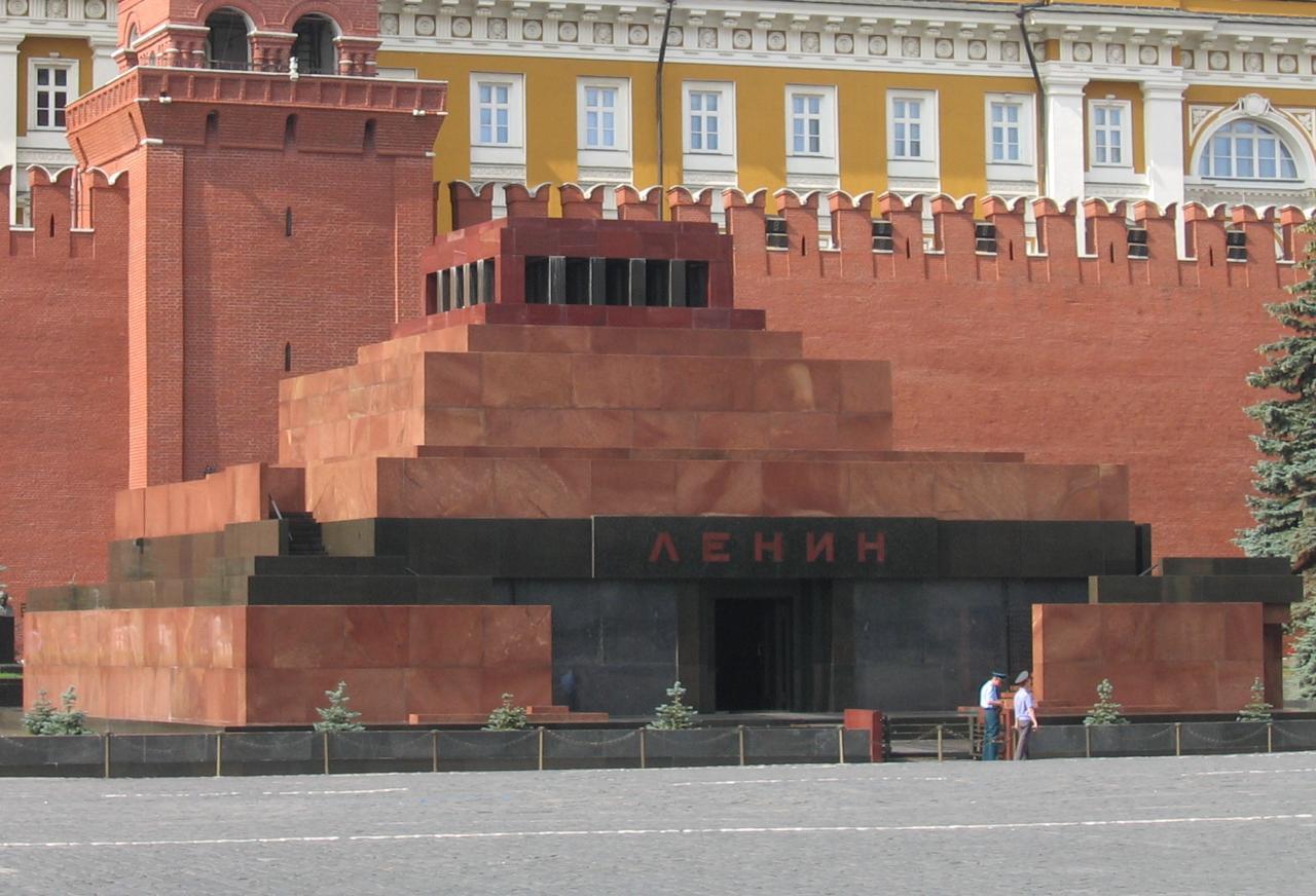 Труп Ленина не будут выносить из Мавзолея во время ремонта