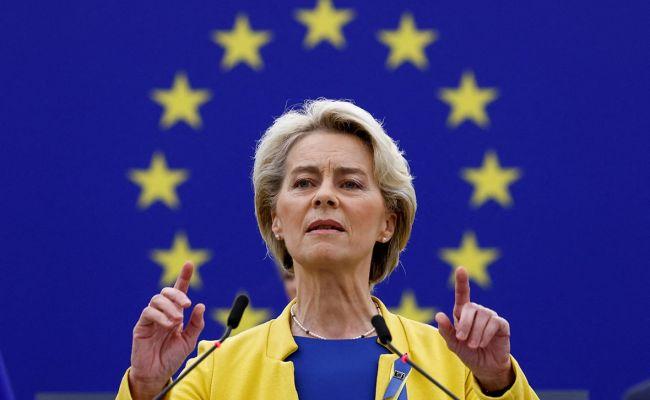 Вотум недоверия Урсуле фон дер Ляйен провалился в Европарламенте