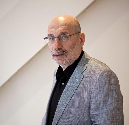 «До 2043-го»: Борису Акунину дали 15 лет строгого режима