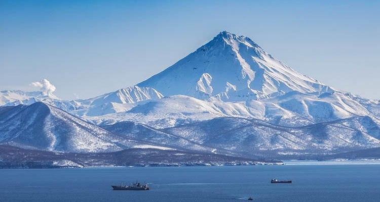 Группа туристов сорвалась с вулкана на Камчатке