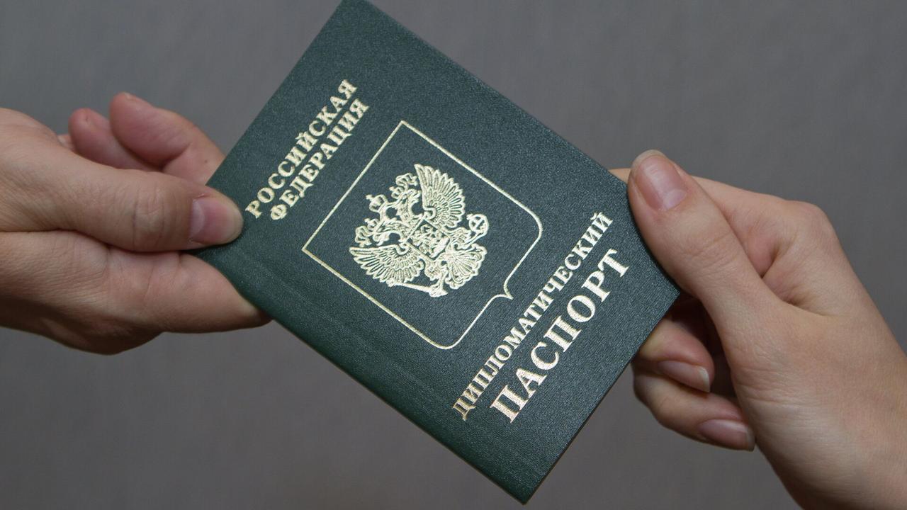 Евросоюз согласился ограничить передвижения российских дипломатов
