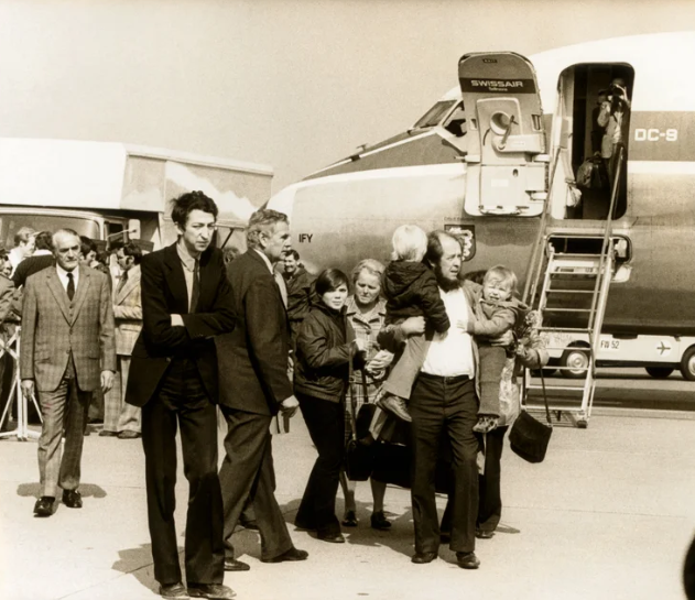 Приезд семьи март 1974