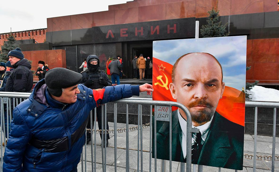В КПРФ призвали признать канал «Спас» иноагентом из-за фильма «Мумия» о Ленине