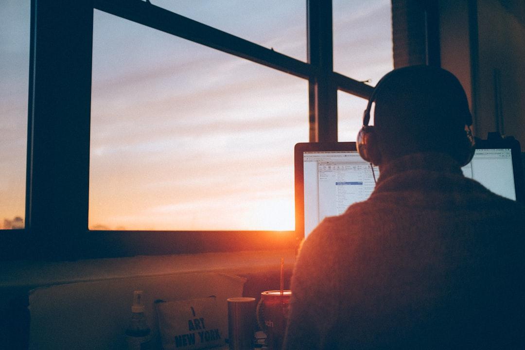 Тяжёлая работа программиста