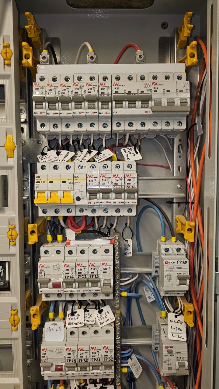 Монтаж электро щита в деревянном доме