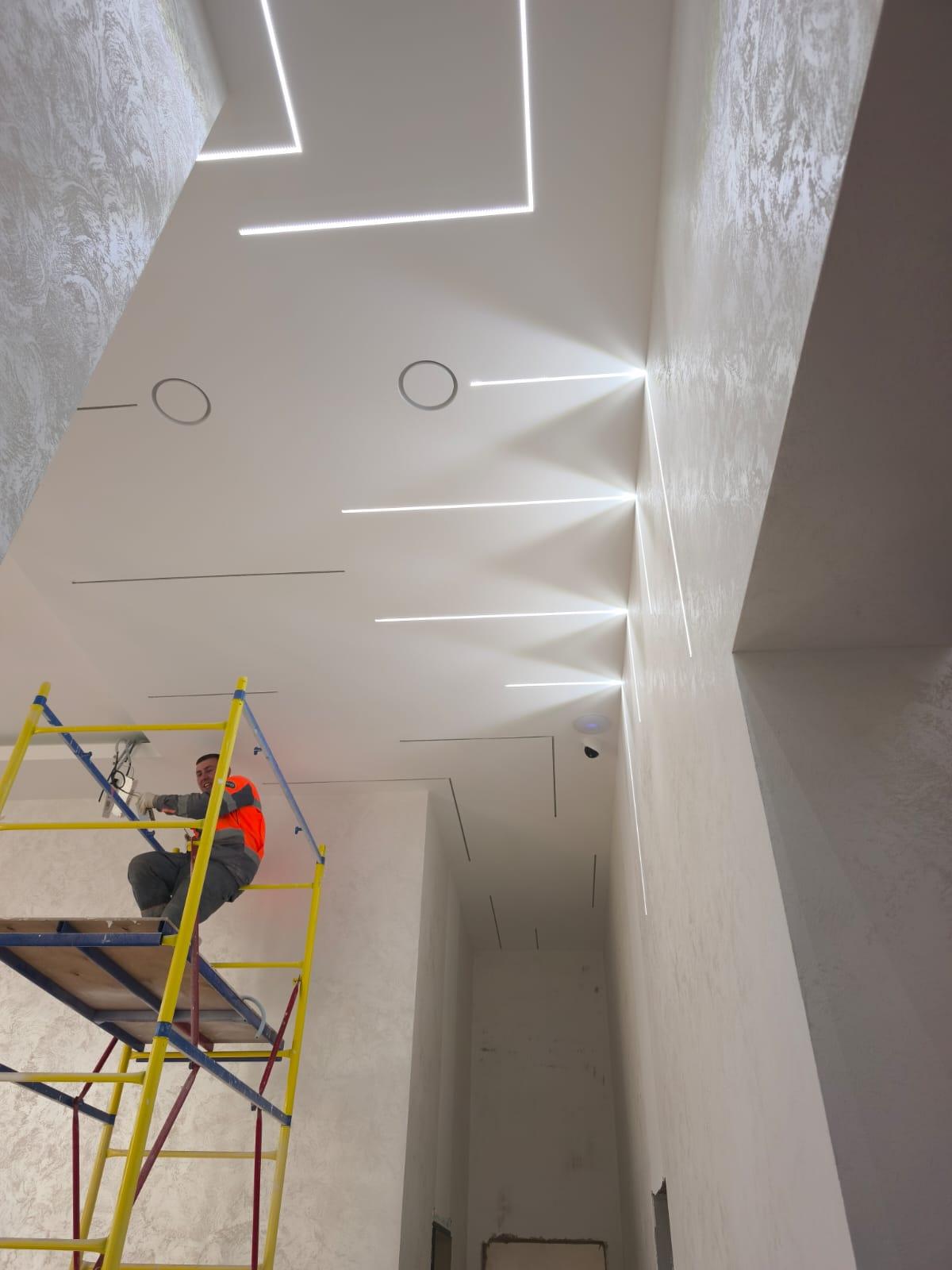 Монтаж освещения в доме