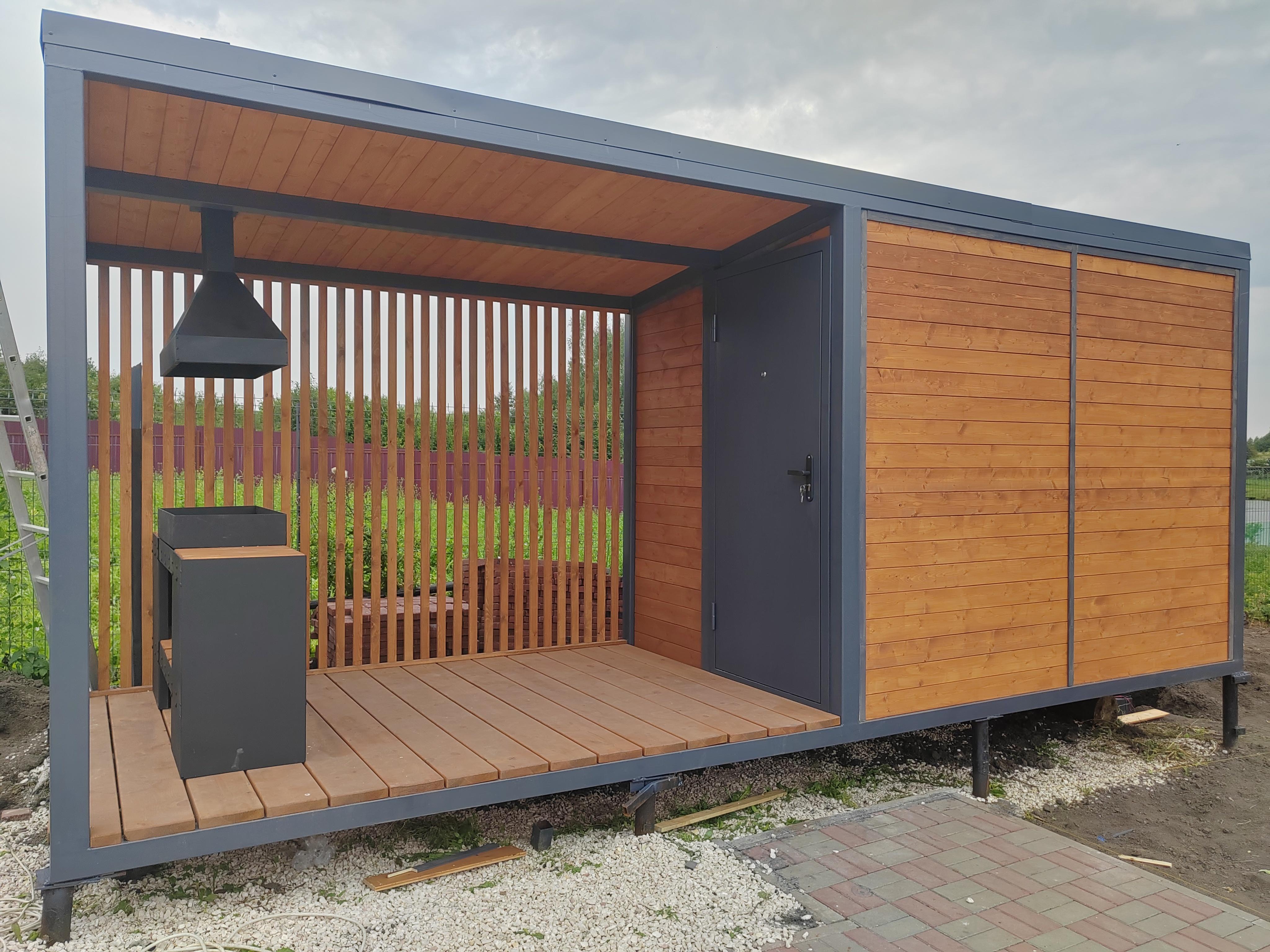 Беседка для отдыха с мангальной зоной