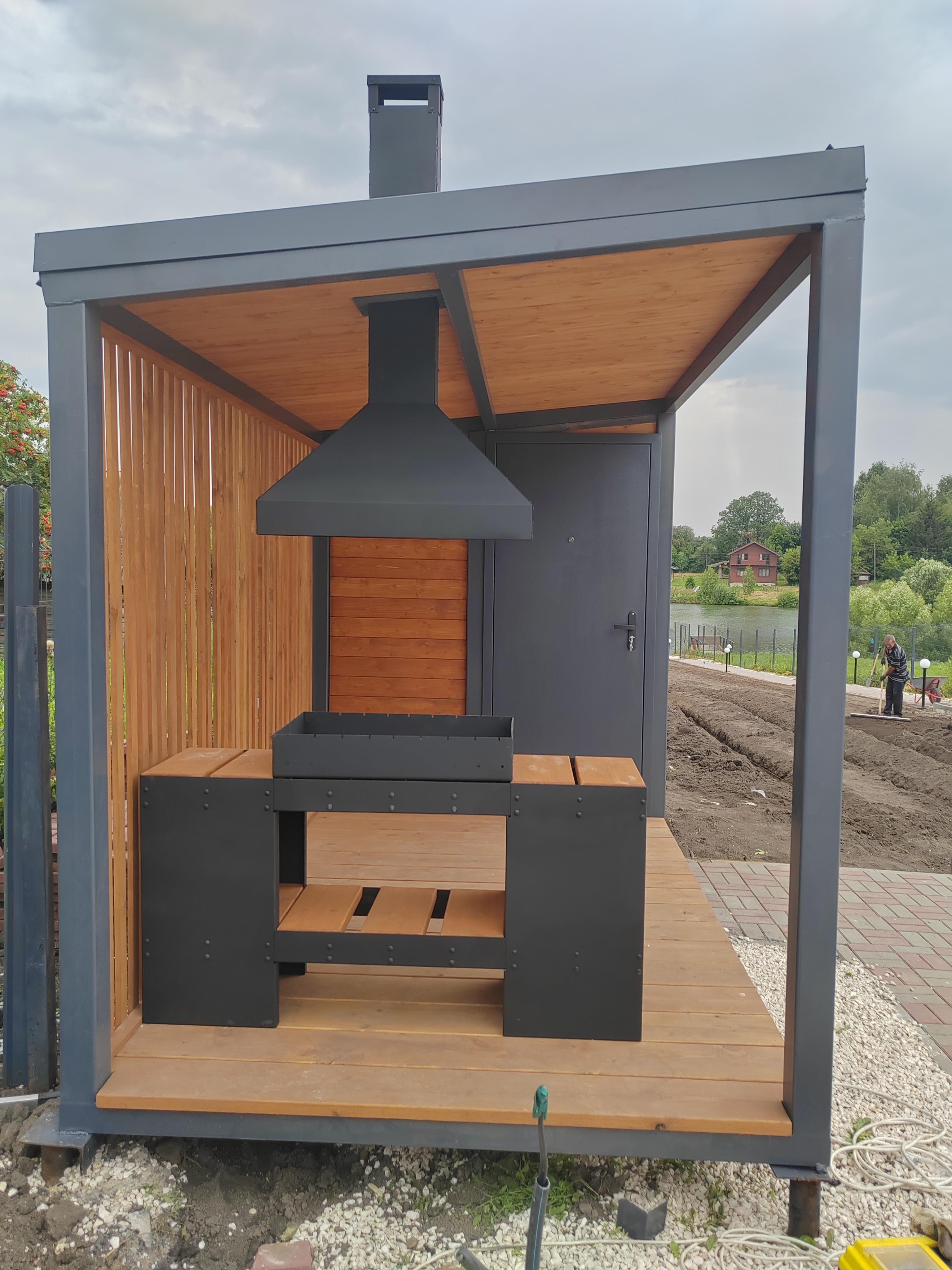 Беседка для отдыха с мангальной зоной