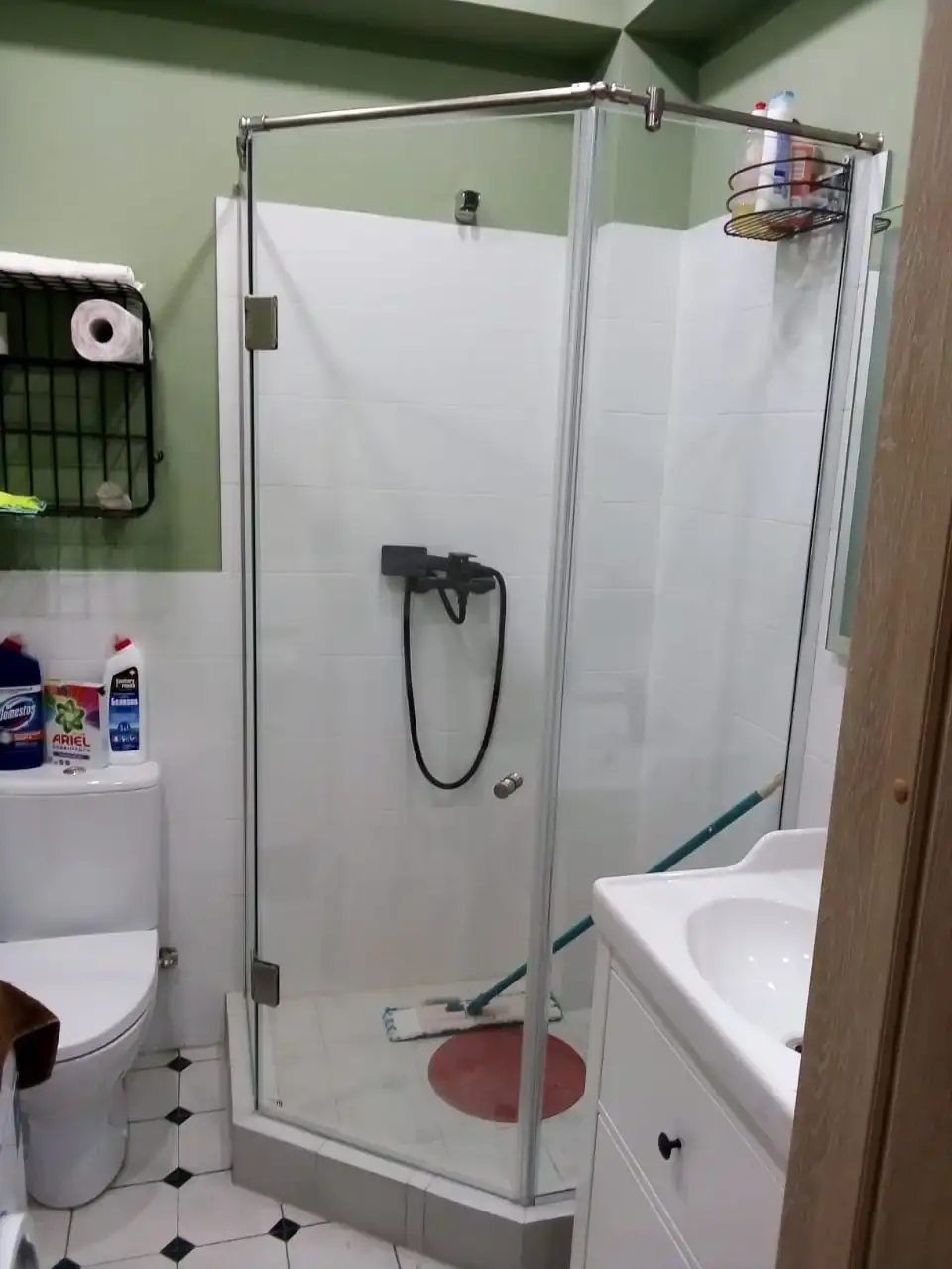 Душевая перегородка трапециевидной формы — функциональное и эстетичное решение для ванных комнат с нестандартной планировкой