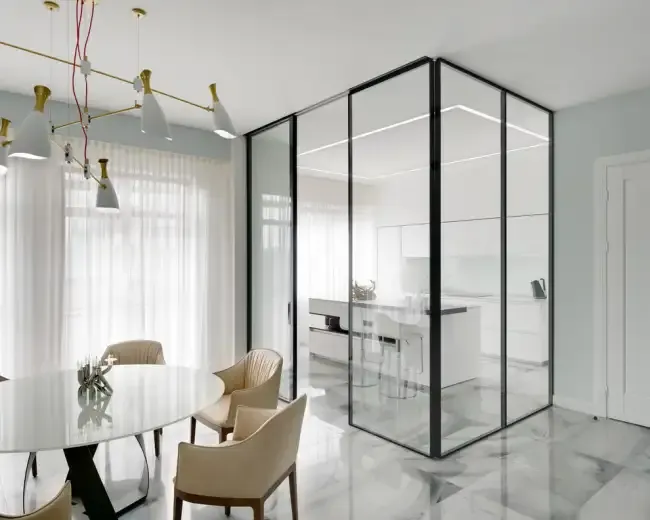 Надежные стеклянные ограждения «под ключ» в Сочи Стеклянное ограждение террасы из ударопрочного стекла в Сочи