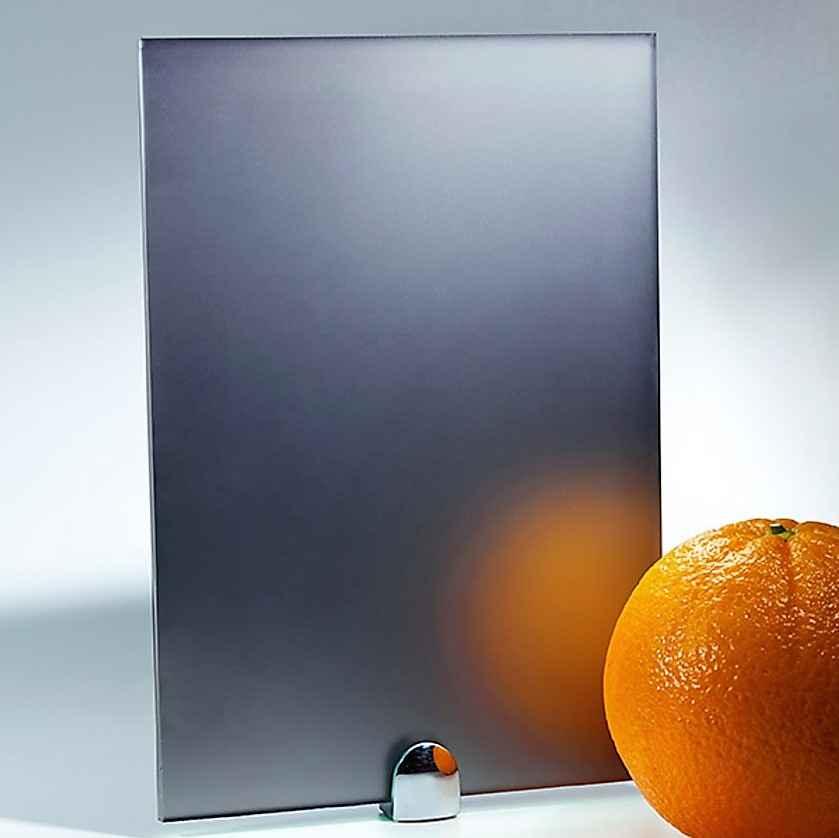 Матовое графитовое стекло для душевых кабин — стильный темный оттенок, добавляет интерьеру роскоши и подходит для хай-тек и лофт дизайнов