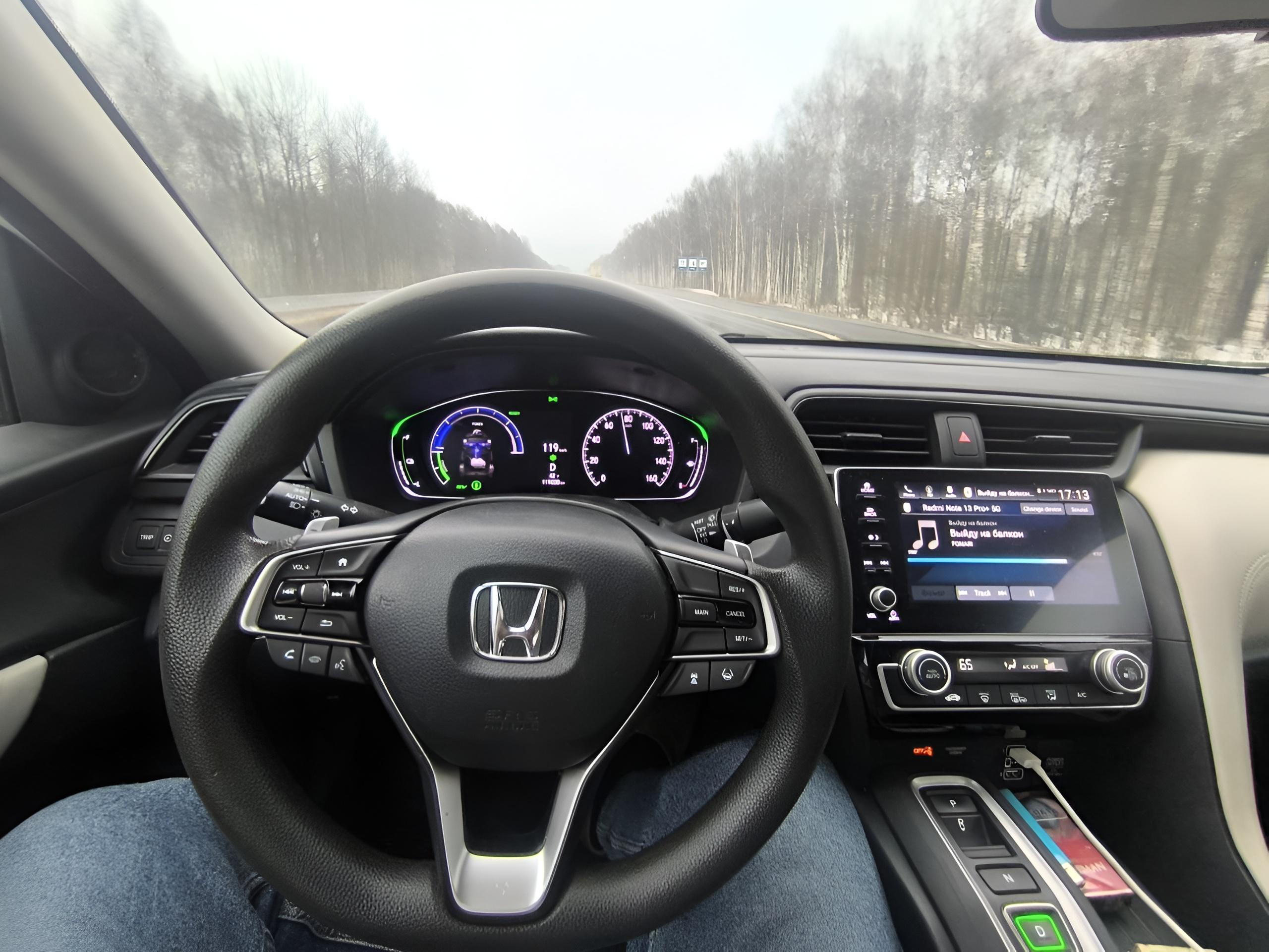 Автомобиль Honda Insight 1.5 CVT EX