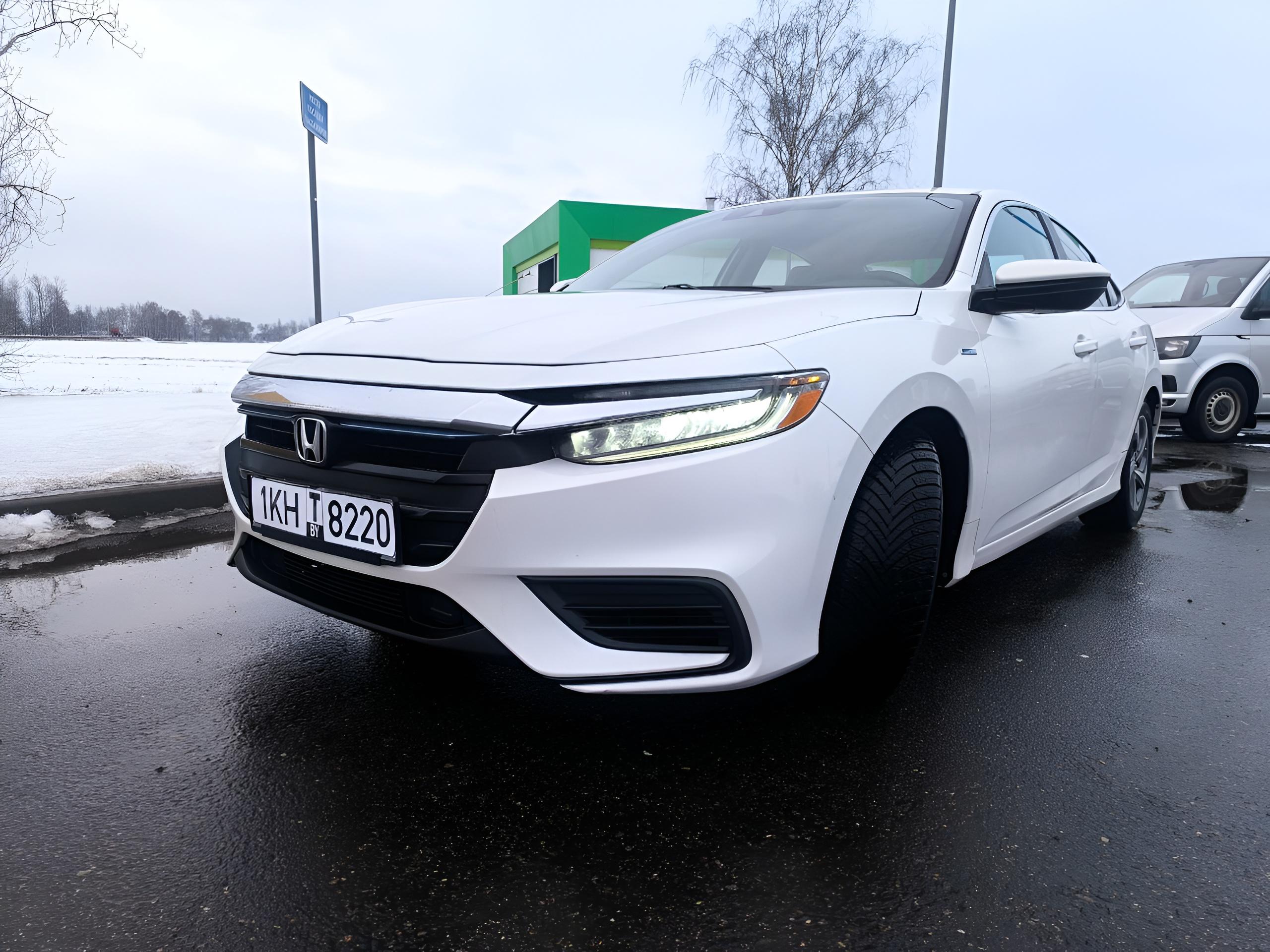 Автомобиль Honda Insight 1.5 CVT EX