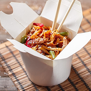 Азиатский wok с овощами и курицей