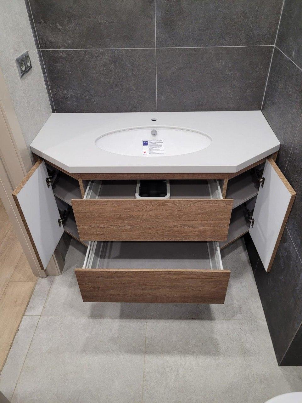 Мебель для ванной на заказ в Москве 